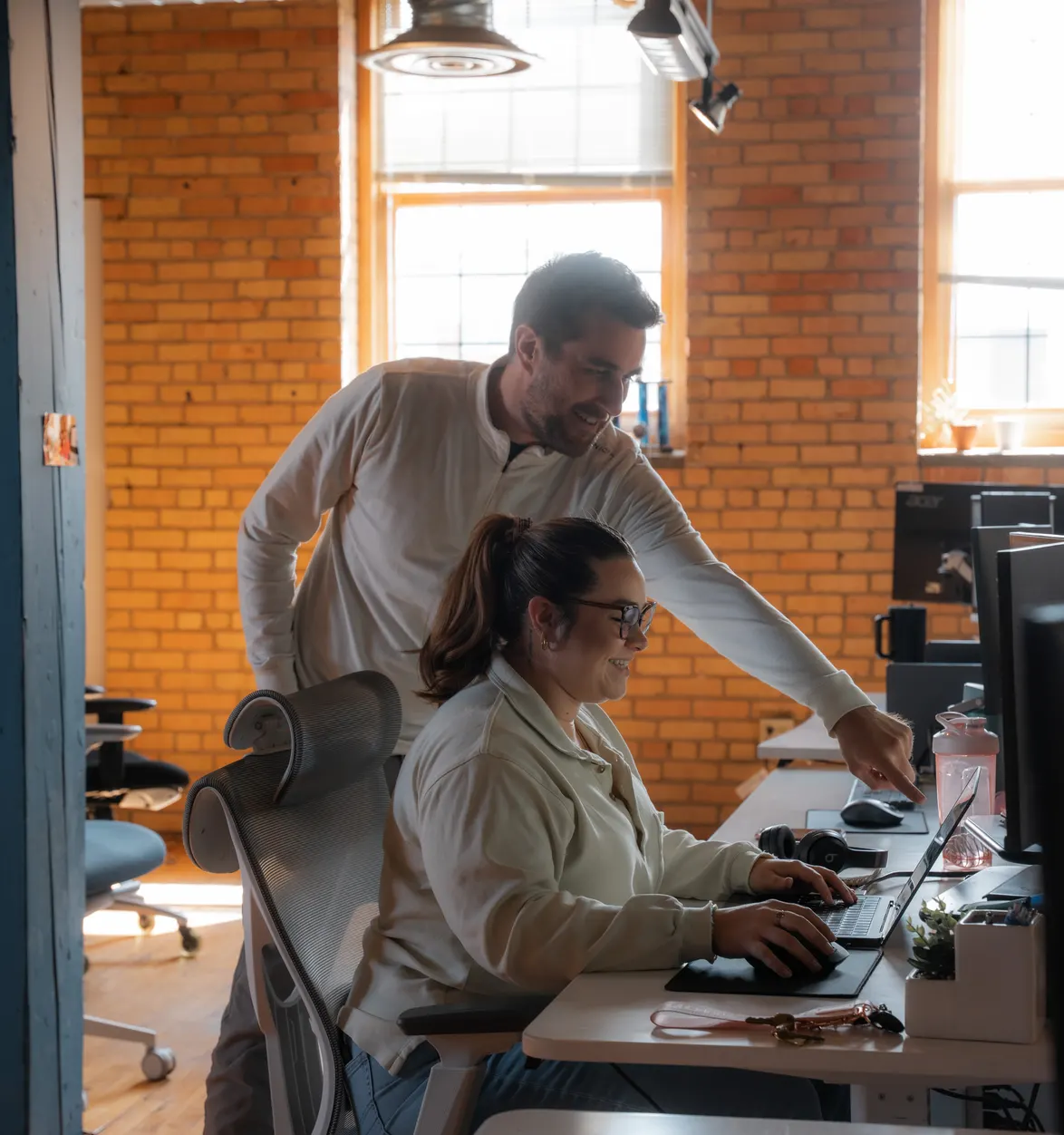 AdShark email team at work